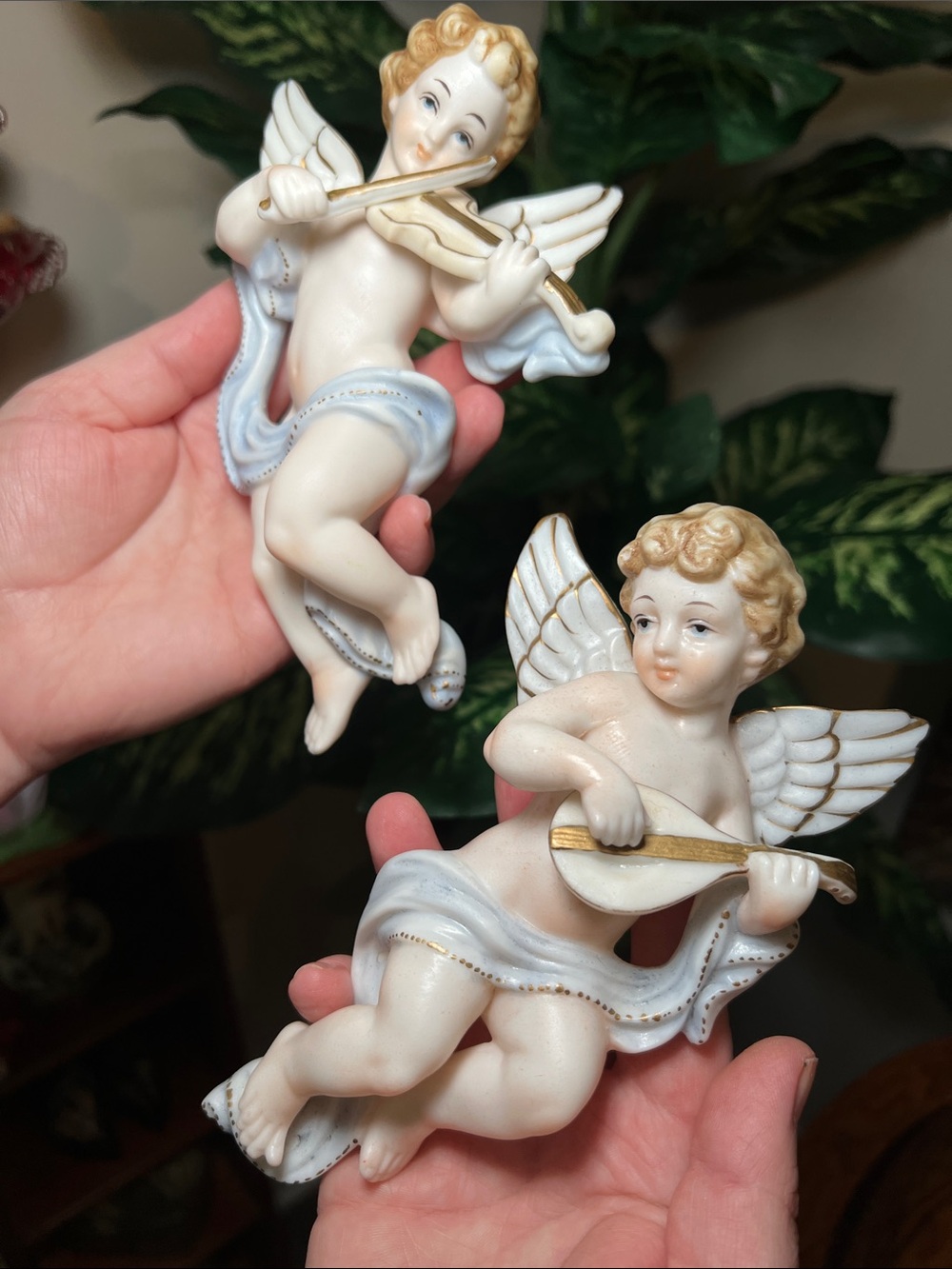 Pair of VTG Hollywood Regency Bisque Porcelain Angel Cherubs Wall Plaques Decor